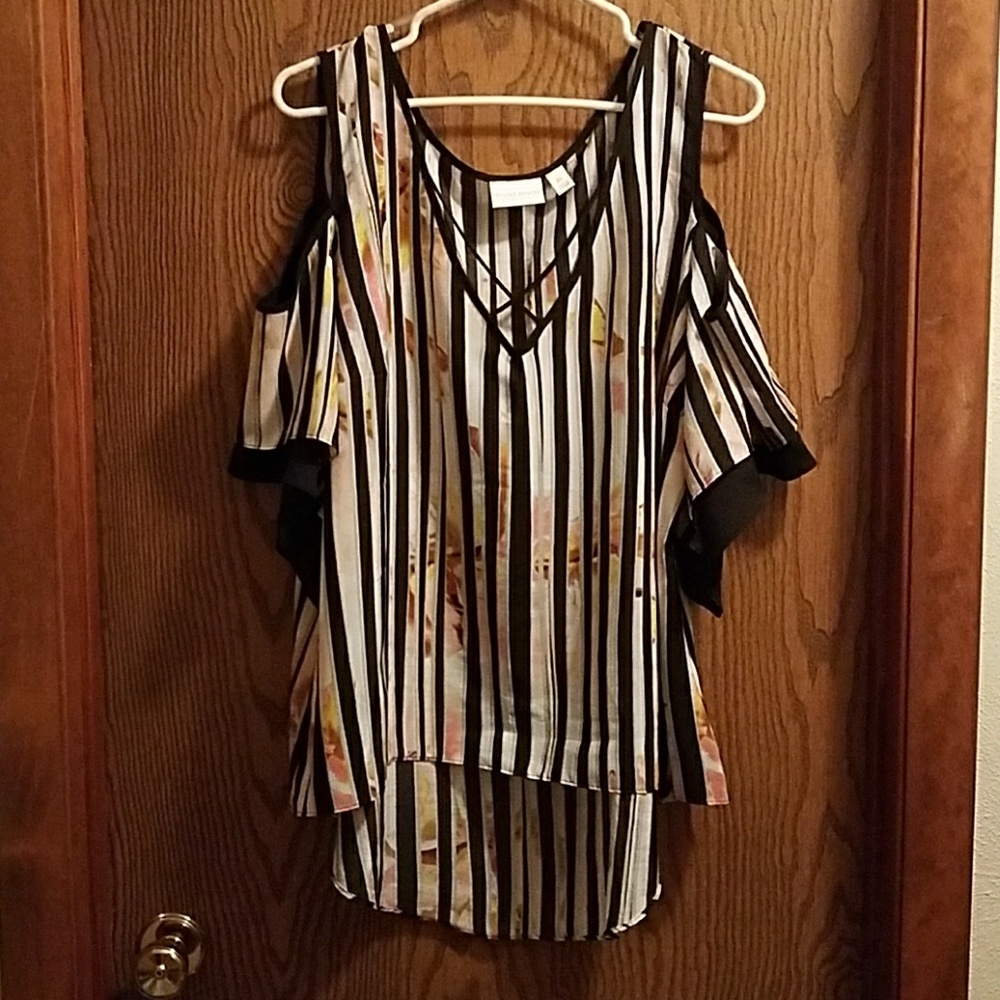 Multi colored open shoulder hi-lo shirt